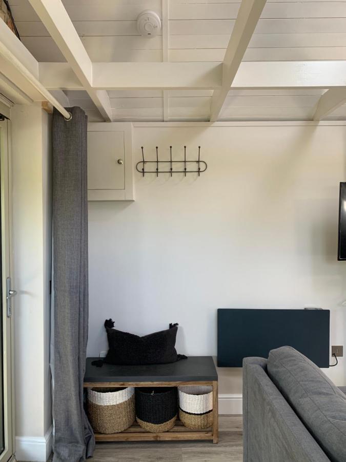 The Nest Hotel Sway Kültér fotó